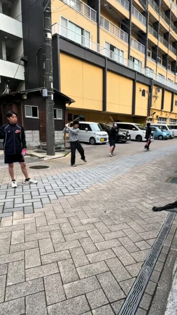 ⚾️三郷ボーイズの1日⚾️
〜春合宿編〜
📅2026.4.26
🆚大田原ボーイズ

並んだヘルメットに、それぞれの想い。
一緒に過ごすこの時間も、チームの力になる。

挑戦する一球。
仲間を後押しする声。
悔しさも手応えも、次の一歩につなげて🔥

野球を通して、選手としても、人としても。
仲間とともに成長していこう！

大田原ボーイズの皆さま、
対戦ありがとうございました✨
支えてくださる皆さまにも感謝を込めて。

三郷ボーイズの春合宿の一日を、
ぜひご覧ください🎥

#三郷ボーイズ
#選手募集中 
#中学硬式野球
#春合宿
#仲間とともに